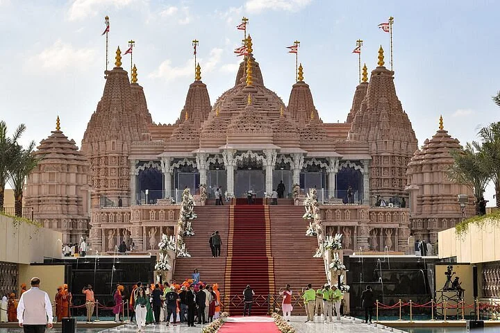 Abu Dhabi City Tour With Baps Hindu Mandir from Dubai